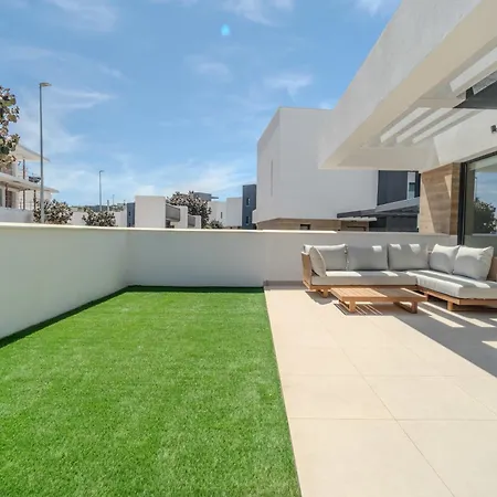 Sa59 - Elegant Semi-detached House With Solarium *