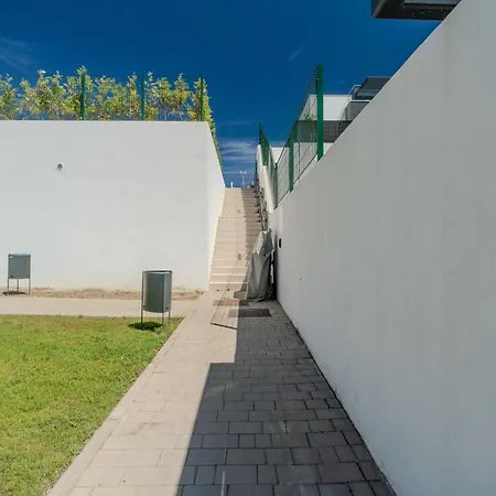 Sa59 - Elegant Semi-detached House With Solarium * Εστεπόνα